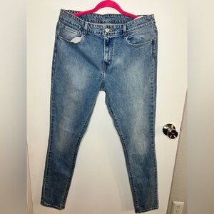 Women's Levi Jeans